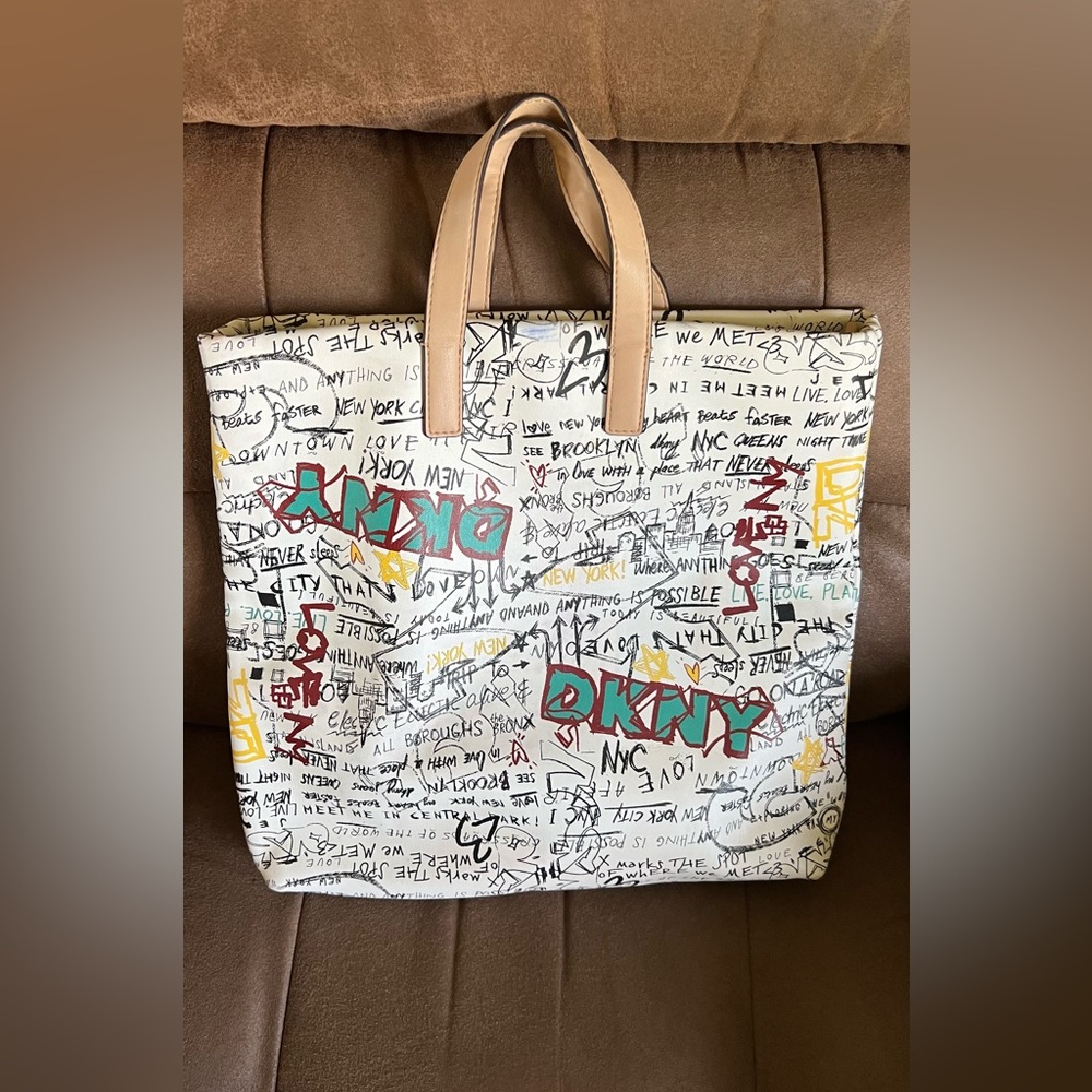 DKNY GRAFFITI TILLY TOTE BAG